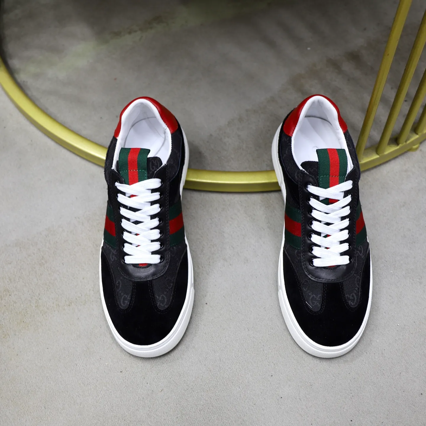Ex-factory price: 440💰🙅‍♂️🙅‍♂️🙅‍♂️ Brand: GUCCI Standard code: 38-44 (45 customized) Grade: Same as the official website Material: Original material splicing Comfortable and breathable lining Lightweight and wear-resistant sports outsole Style category: Men's fashionable casual shoes Running sneakers Distinguished luxury brand elements Top luxury Color: actual picture color